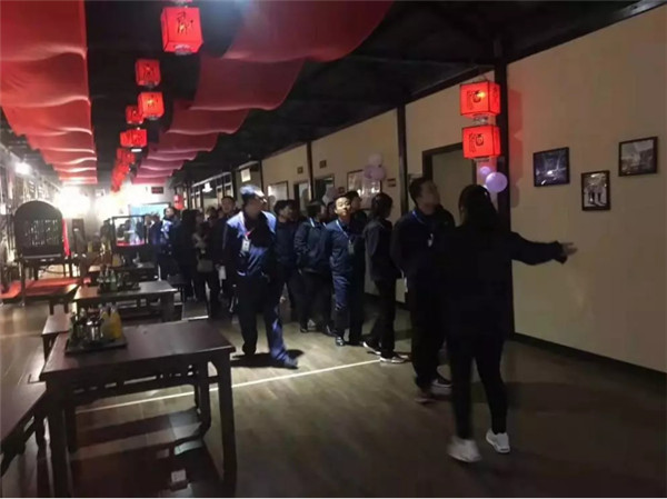 雙十一_酒_任性！全場(chǎng)半價(jià)，西安這家店也是拼了！211.jpg